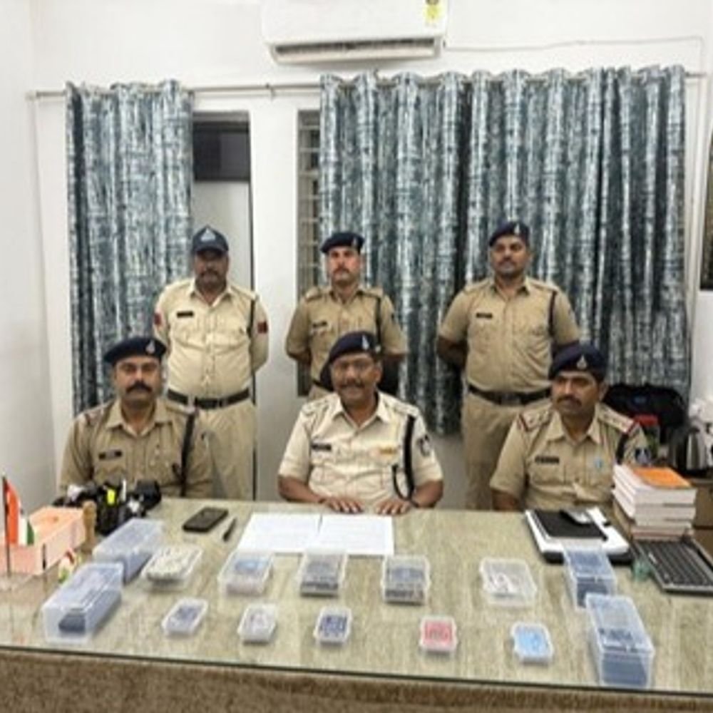 mp-police-cracks-major-cyber-crime-case:lays-hands-on-4-atm-fraudsters-after-2,200-km-long-chase;-biaora-cops-spearhead-operation