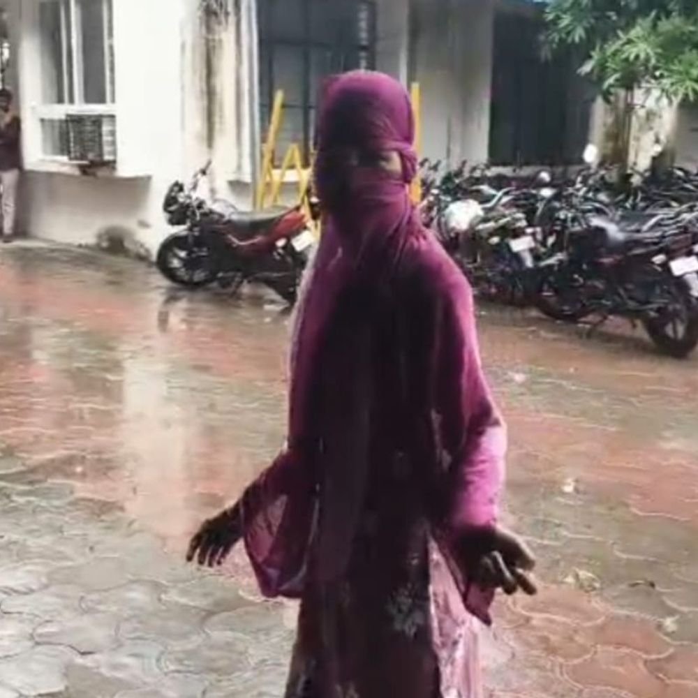 teacher-shows-obscene-videos-in-class,-fir-filed:accused-of-inappropriate-acts-with-minor-girls;-suspended-and-booked-under-pocso-act