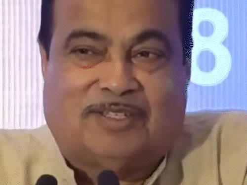 gadkari-slams-officials-over-betul–bhopal-highway’s-poor-state:asks-if-they-get-‘weekly-cut’-from-contractor;-warns-to-halt-promotions