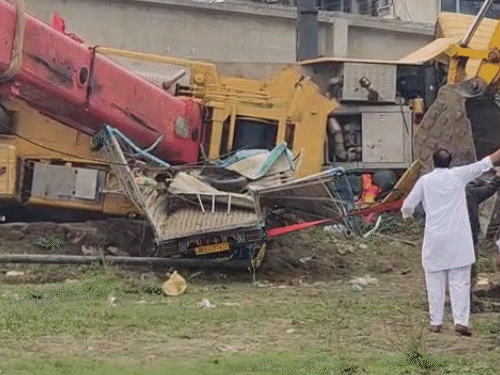 eyewitnesses-blame-railway’s-negligence-for-pithampur-crane-accident:victim’s-son-says,-‘father-remained-trapped-under-vehicle-for-4-hours’