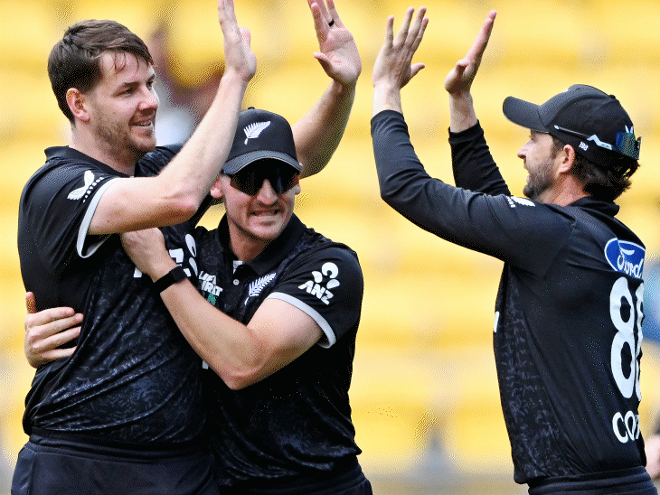 new-zealand-beat-england-by-2-wickets-in-3rd-odi:blair-tickner,-jacob-duffy-bag-two-wickets,-overton’s-68-run-knock-goes-in-vain;-blackcaps-seal-odi-series-3-0