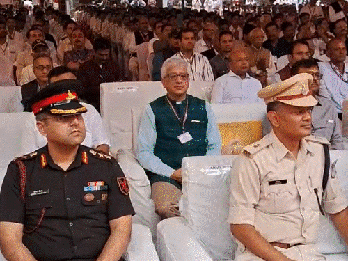 ‘operation-sindoor-is-a-dharm-yudh,-and-will-continue’:army-chief-says,-‘we-never-attacked-during-namaz’,-shares-success-mantra-with-students