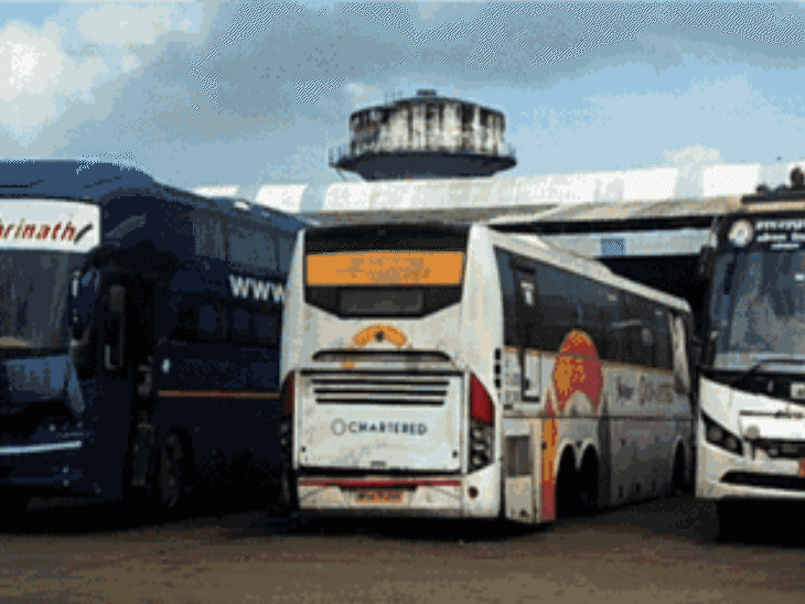 sleeper-bus-services-between-mp-rajasthan-suspended:10,000-daily-passengers-affected-as-7,000-buses-remain-off-roads