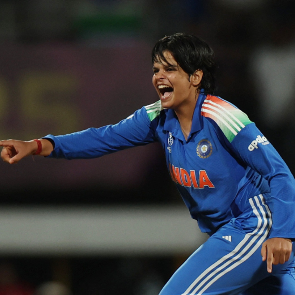 indian-team-seals-world-champion-title-after-47-years:deepti-leading-wicket-taker;-shafali-youngest-player-to-receive-potm-award-in-wc-final;-ind-w-vs-sa-w-records