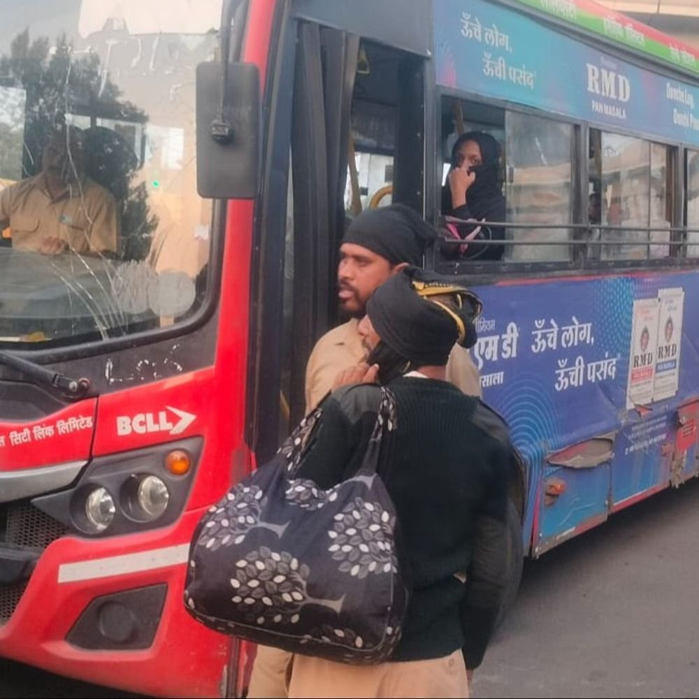 sixteen-cng-buses-resume-service-in-bhopal:after-300-buses-halted-over-18-months,-commuters-to-get-partial-relief-on-chirayu-aiims-route