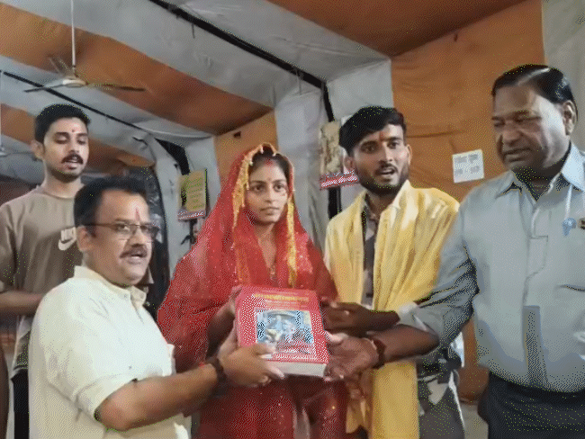 rukhsar-becomes-vanshika-to-marry-dhar-farmer:bride-adopts-‘sanatan-dharma’-willingly,-claims-wore-‘bindi’-since-childhood;-family-supports-choice
