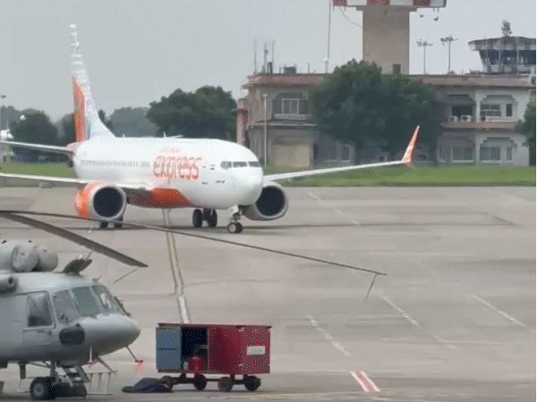 air-india-flight-halted-before-take-off-in-indore:163-passengers-kept-onboard-for-nearly-5-hours-after-pilot-received-fire-alert