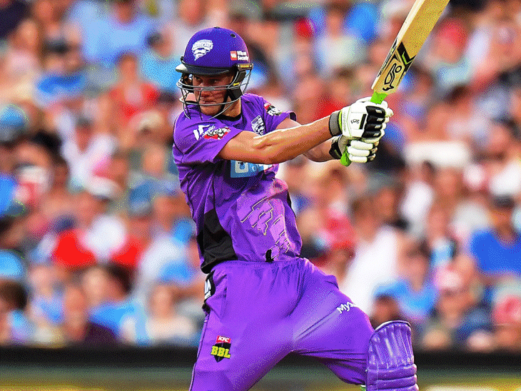 big-bash-introduces-new-‘keep-the-ball’-rule-for-fans:league-adopts-‘baseball’-style-move-to-reward-fans-for-taking-catches