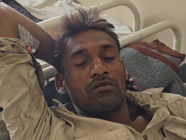 youth-thrown-before-train-in-₹500-robbery:police-take-injured-to-hospital-but-forget-his-severed-leg,-delivering-it-12-hours-later