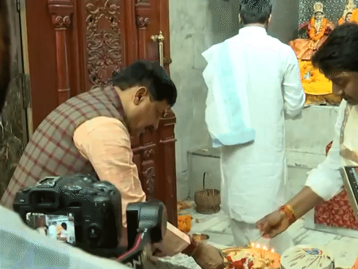 mp-cm-offers-prayers-at-maa-janaki-temple-in-sitamarhi:mohan-yadav-leads-8-km-roadshow-in-east-champaran;-says,-‘mahagathbandhan-could-have-never-built-ram-temple’