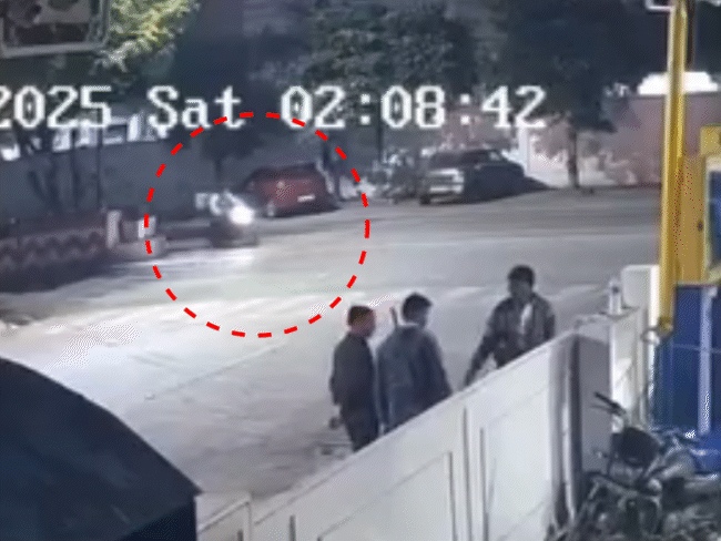 two-dead-after-3-engineering-students-run-over-in-indore:newly-purchased-scorpio-hits-bike,-1-critical;-accident-captured-on-cctv