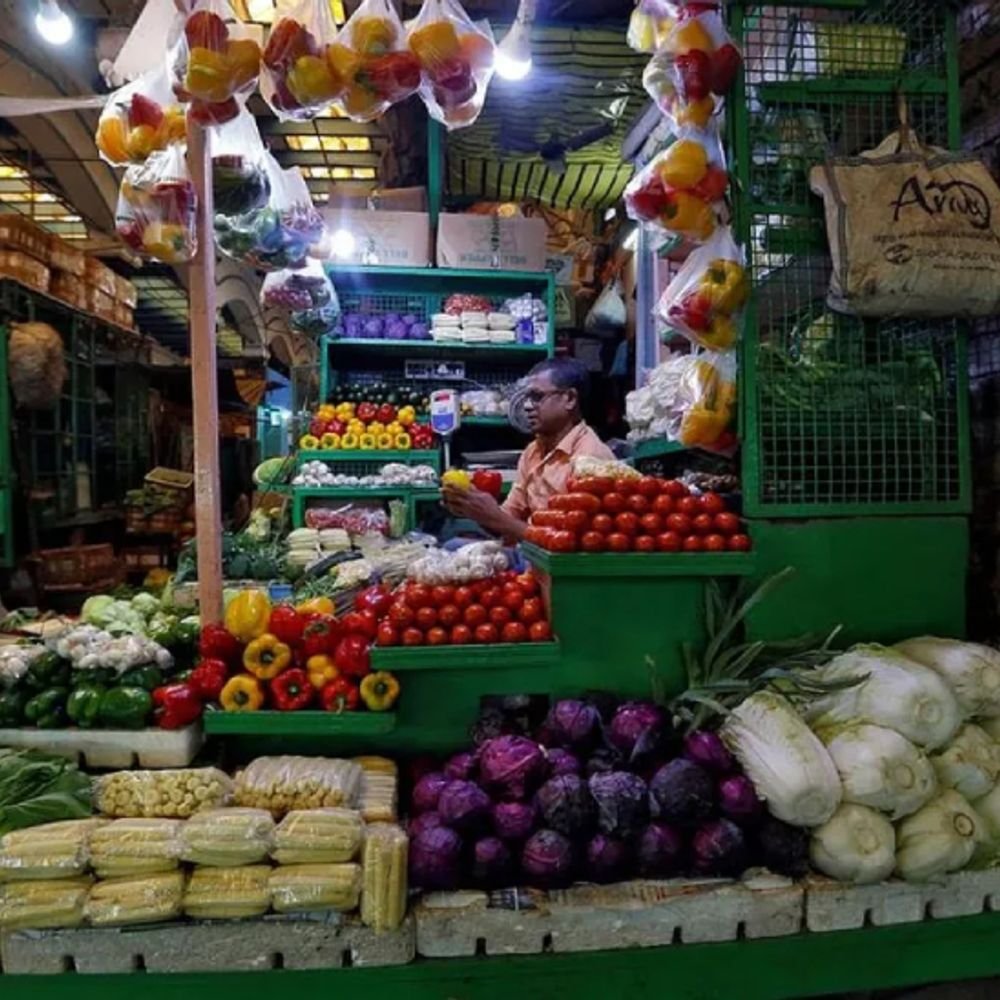 retail-inflation-may-fall-below-1-per-cent:index-of-20-essential-items-slide-3.6-per-cent-in-october;-vegetables,-pulses,-rice-become-cheaper-by-up-to-51-per-cent