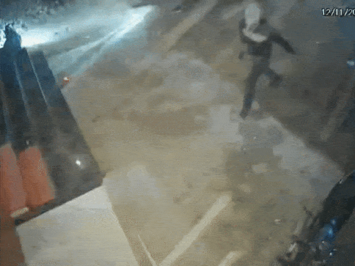 miscreants-assault-hotel-owner-in-bhind,-attempt-kidnapping:fire-12-rounds-after-refusal-of-free-room;-video-surfaces