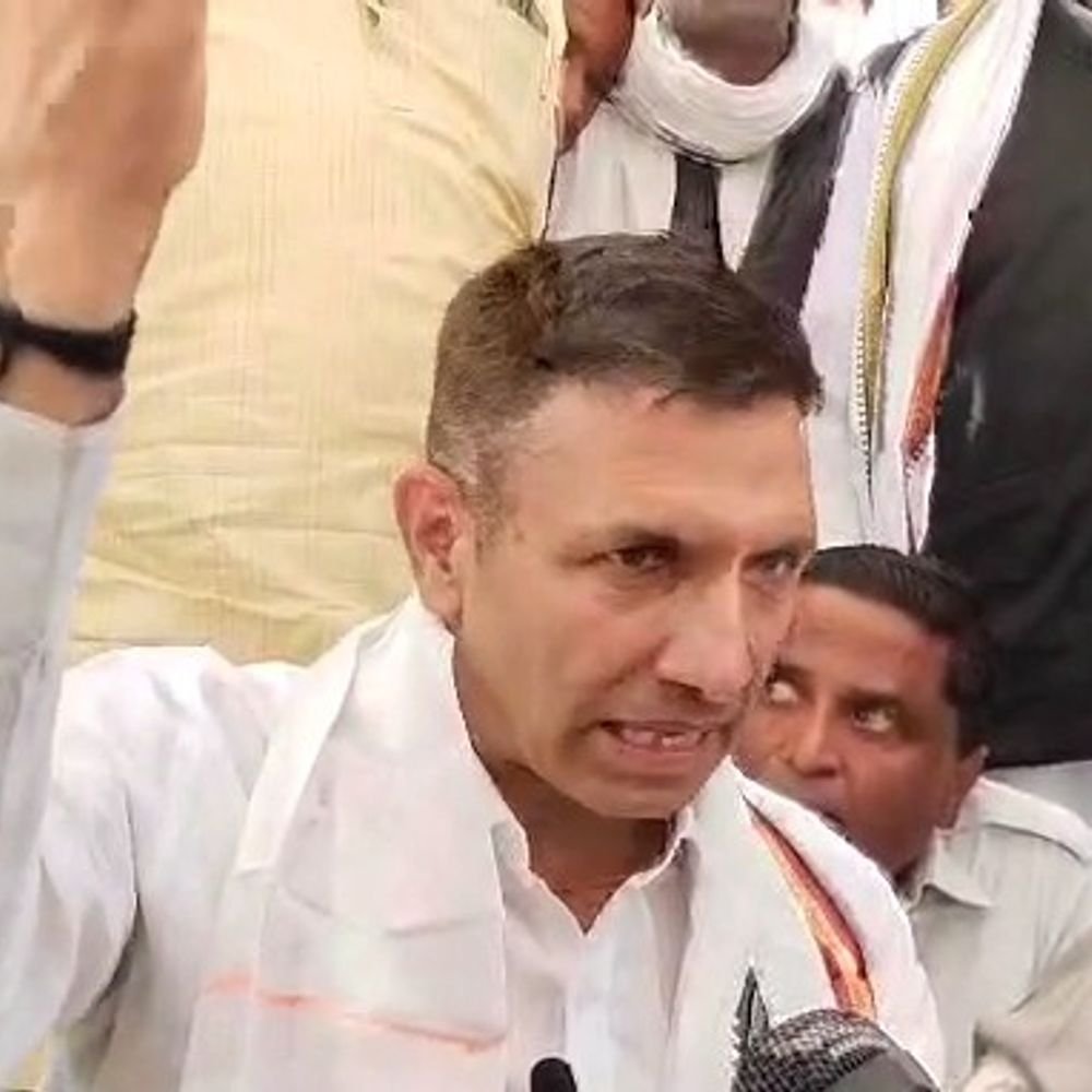 jitu-patwari-hits-back-at-cm-mohan-over-remark:says-panchayat-secretaries-will-respond-through-votes;-demands-chief-minister-apologise-for-uncivil-language