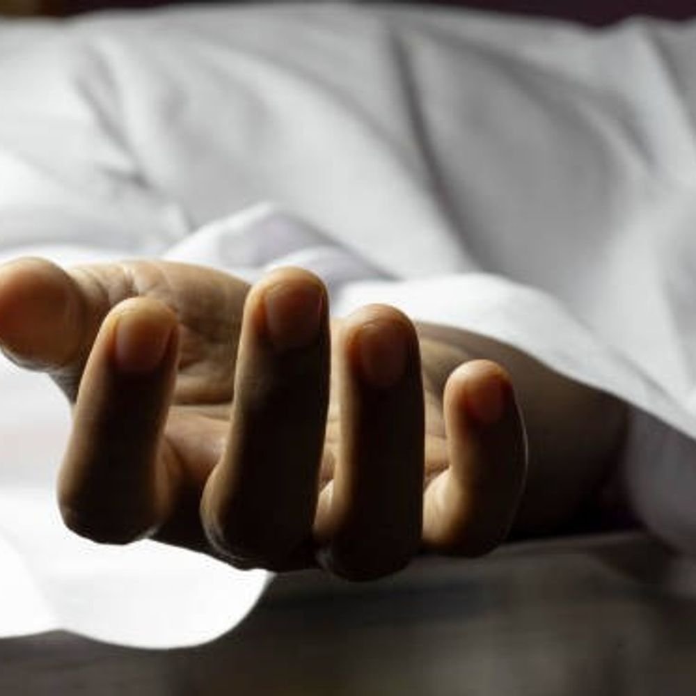 house-slab-collapses,-retired-dsp-dies:officer-gets-buried-under-debris-while-sitting-on-a-chair-in-dewas-as-the-family-remains-inside-the-house