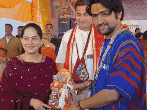 padyatra-by-dhirendra-shastri-enters-ninth-day-in-mathura:shilpa-shetty,-jaya-kishori-join-procession-as-journey-continues-across-state-until-nov-16