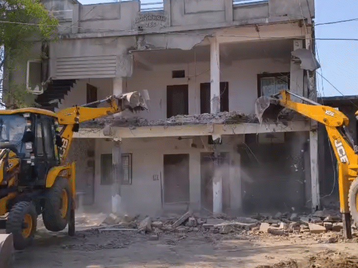 property-dealer-dies-by-suicide-in-mandsaur:outrage-leads-to-bulldozer-action-on-accused’s-house;-family-alleges-bjp-leader-took-₹54-lakh-and-betrayed-land-deal