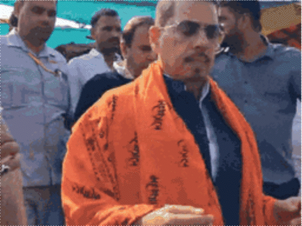 bjp-leader-slams-robert-vadra-over-his-facebook-post:alok-sanjar-writes,-‘get-married-again,-both-families-are-unhappy-with-you’