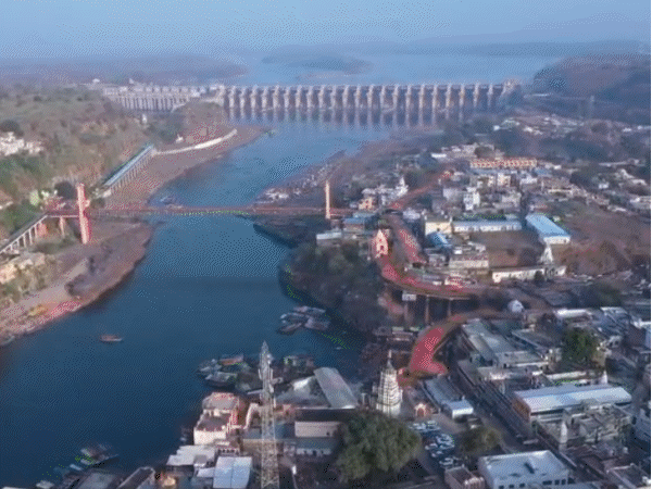 omkareshwar-shuts-down-as-locals-protest-mamleshwar-lok:devotees-face-troubles,-pay-double-for-night-stay;-bjp-mla-says,-‘public-demands-are-justified’