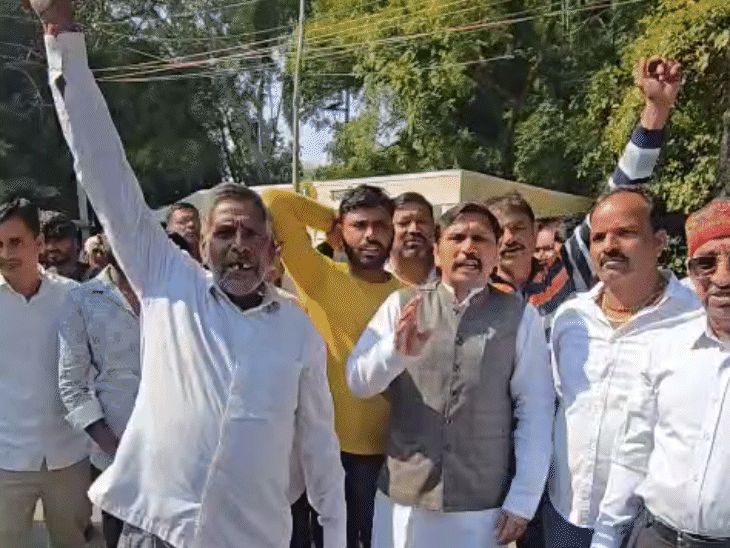 farmers-protest-over-new-land-pooling-orders-in-mp:say-‘manipulation-not-acceptable’;-union-warns,-‘if-peasants-are-misled,-we’ll-protest-again’