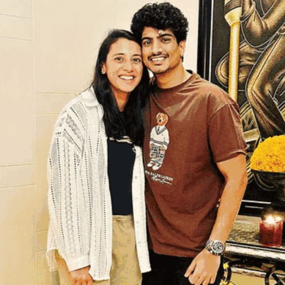 smriti-mandhana-confirms-engagement-with-palash-muchhal:cricketer-shares-cute-video-with-teammates-to-the-song-‘samjho-ho-hi-gaya’-before-marriage
