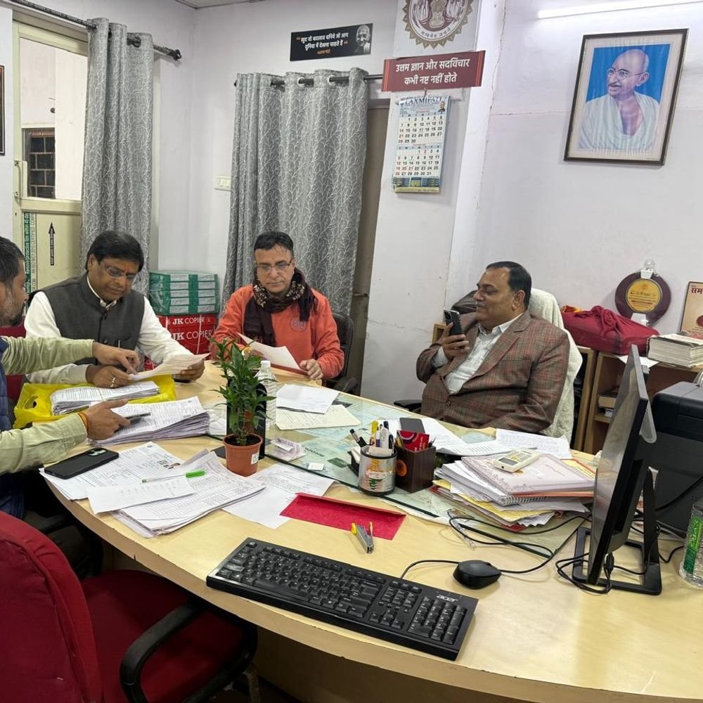 midnight-inspection-of-sir-digitization-work:joint-chief-electoral-officer-conducts-surprise-check-as-collectors-offer-movies-and-tours-to-motivate-blos