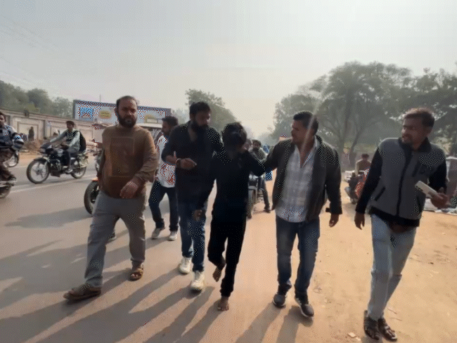man-forced-to-eat-filth-accusing-him-of-blackmailing-hindu-girl:bajrang-dal-beats-him-in-chhatarpur;-drags-him-to-police-station-by-his-hair
