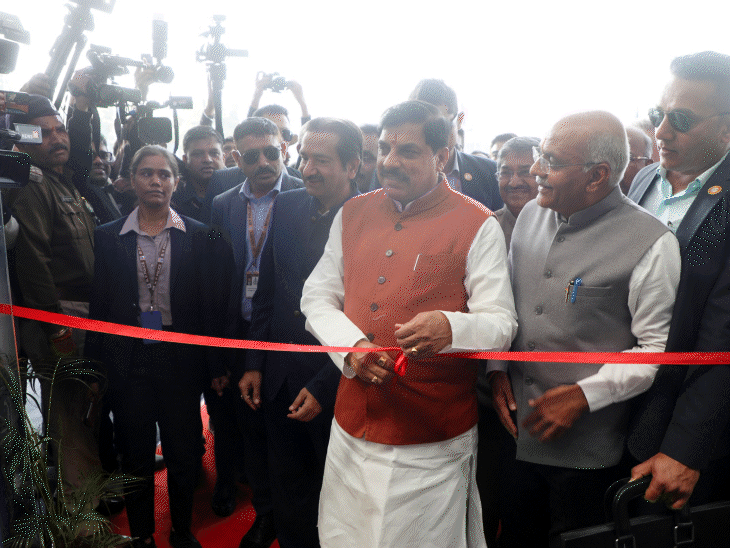 cm-sings-‘mera-joota-hai-japani’-at-event:launches-fed-expo-in-bhopal,-says-madhya-pradesh-secures-₹8,000-crore-investment-for-new-development-projects