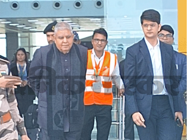 bjp-leaders-absent-from-airport-as-jagdeep-dhankar-visits-bhopal:arrives-to-attend-raj-bhawan-event;-digvijaya-singh-says,-‘use-throw,-this-is-bjp’s-style’