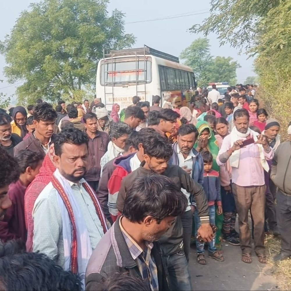 bus-hits-motorcycle,-4-young-men-killed-in-crash:accident-near-anantpura-in-sagar’s-rahli;-bus-headed-towards-damoh