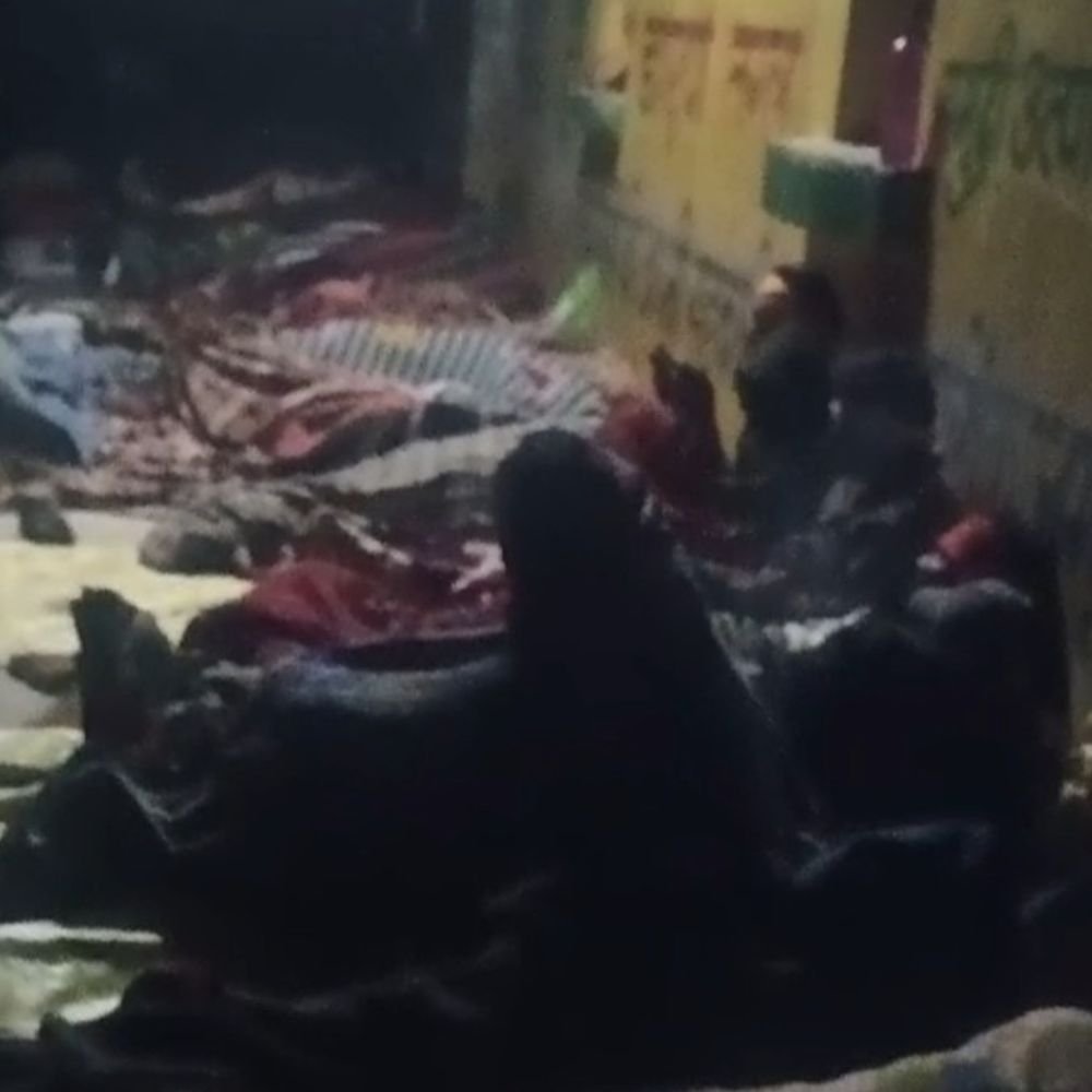 farmers-stay-awake-overnight-in-freezing-cold:protest-erupts-over-fertiliser-shortages;-authorities-insist-that-urea-supplies-are-adequate-across-districts