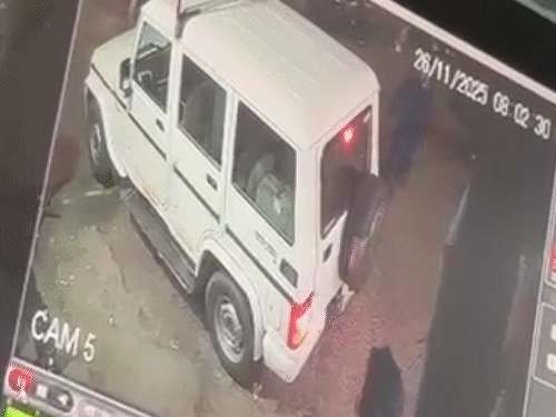 youth-attacked-with-sword-after-minor-collision-in-bhopal:loses-4-fingers;-police-nab-2-suspects,-hunt-continues-for-three