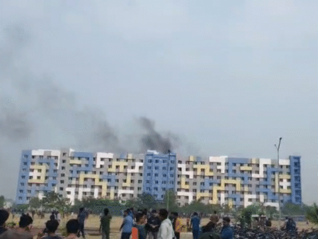 vit-college-11-buildings-lacks-fire-noc-for-buildings:nagar-palika-notice-reveals-major-violations,-including-improper-land-diversion-and-construction