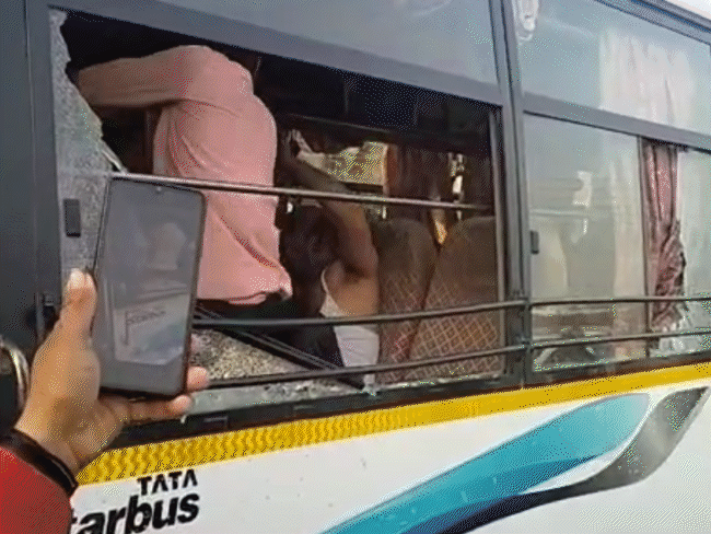 speeding-bus-hits-two-bikes-in-indore,-4-injured:vehicle-owned-by-bjp-mla’s-travel-company;-angry-crowd-vandalise-bus,-beat-driver-conductor