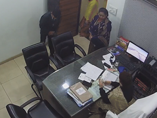 student-says-‘sorry’-52-times,-then-runs-jumps-from-3rd-floor:father-in-meeting-with-principal,-hears-noise-rushes-out;-says,-‘madam-threatened-to-suspend-him’