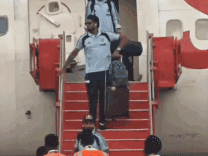 rohit-sharma,-virat-kohli-arrive-in-raipur-by-charted-flight:ticket-prices-from-₹1,500-2,000-in-veer-narayan-singh-stadium;-free-entry-for-physically-challenged-spectators