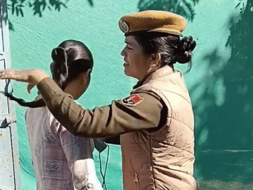 असिस्टेंट-प्रोफेसर-एग्जाम,-महिला-कैंडिडेट्स-के-बाल-भी-चेक-किए:मेटल-के-बटन-हटवाए-गए;-574-पदों-के-लिए-निकाली-थी-rpsc-ने-वैकेंसी