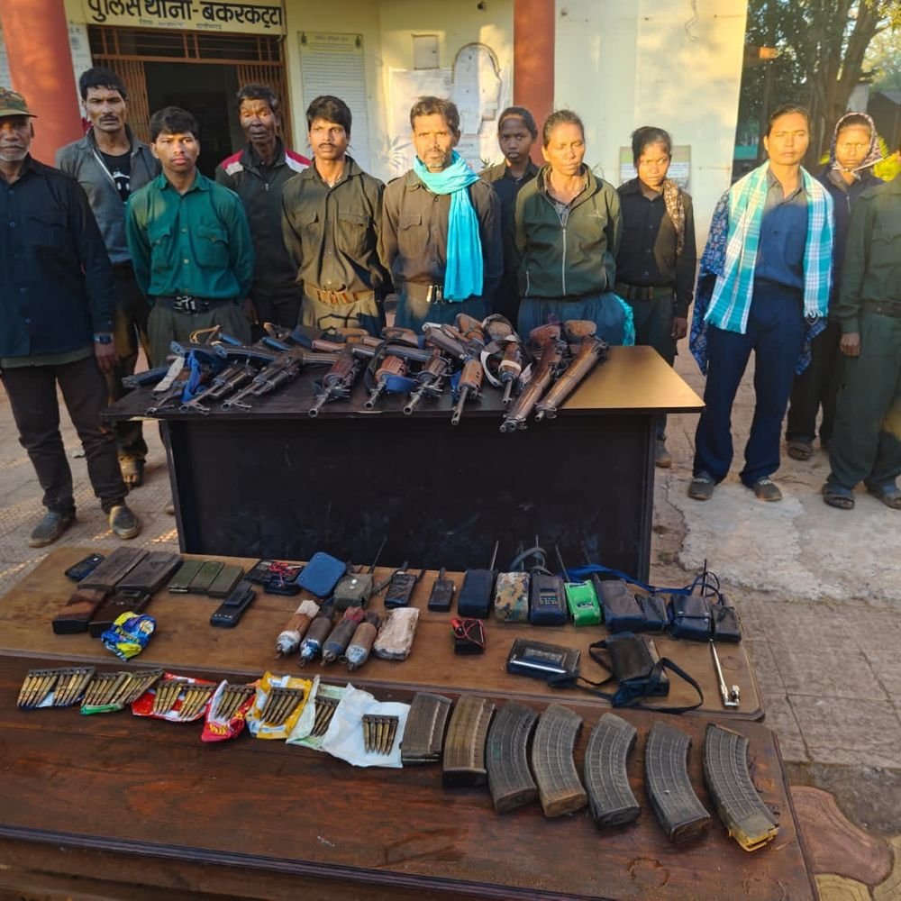 mp’s-balaghat-district-declared-‘naxal-free’:zone-in-charge-among-12-naxalites-surrender,-hand-over-12-weapons-including-two-ak-47s;-10-more-had-surrendered-a-day-earlier