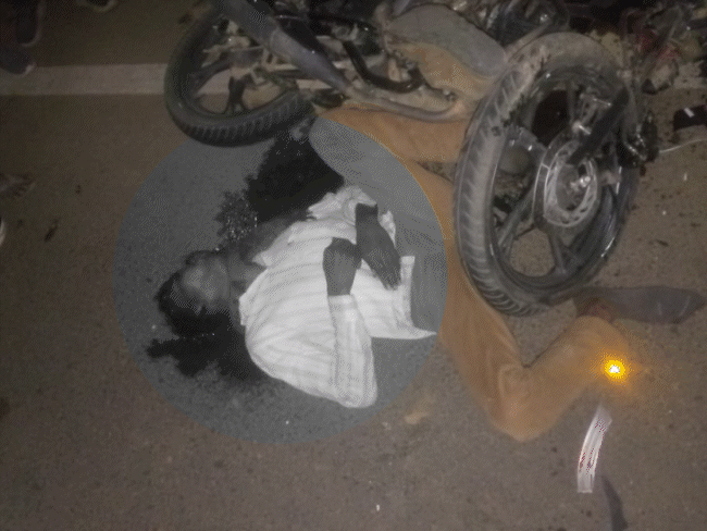 two-speeding-bikes-crash-on-highway,-4-die:one-critically-injured-and-traffic-disrupted-briefly-after-severe-collision-on-sagar–kanpur-route