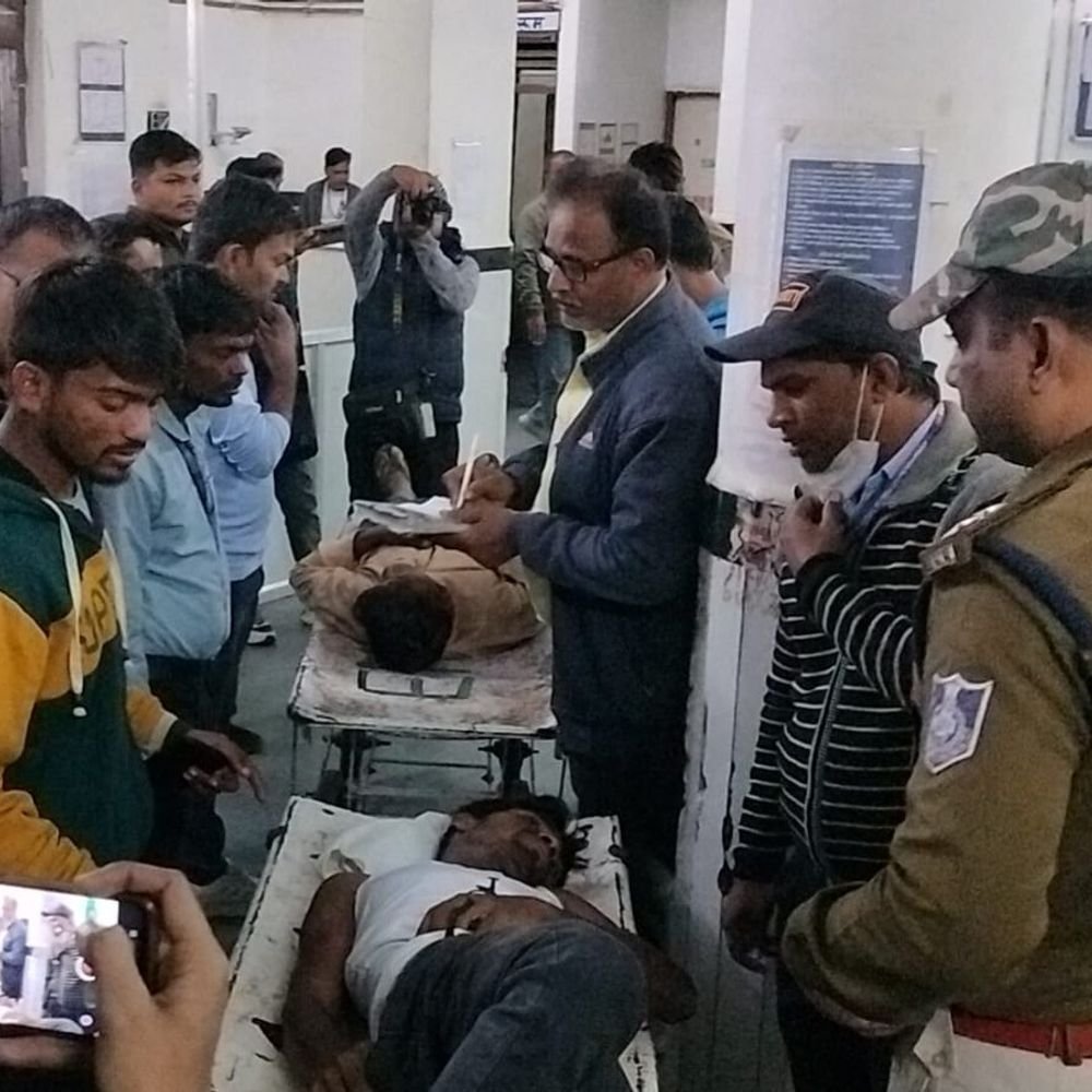 4-staffers-die-after-consuming-a-meal-at-chhatarpur-resort:doctors-suspect-food-poisoning;-5-critically-ill-patients-referred-to-gwalior-hospital