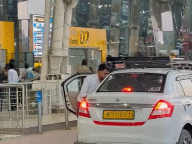 indigo-crisis-hits-mp,-around-350-tours-cancelled:tourists-reschedule-travel-plans;-international-travellers-reroute-via-delhi-or-mumbai