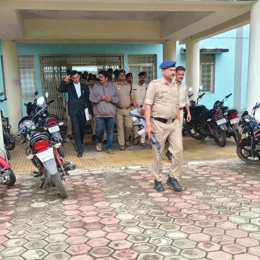 former-cop-found-running-gang-from-prison:inputs-say-witnesses-were-being-threatened,-shifted-from-guna-to-rewa-jail;-was-absconding-for-3-years