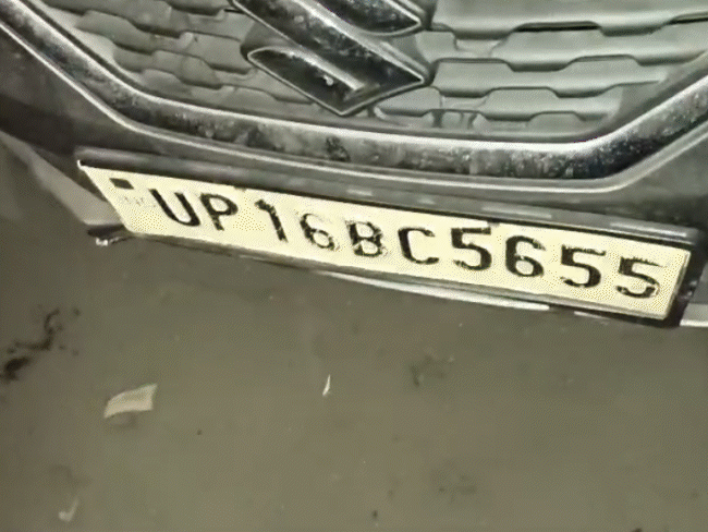 speeding-car-kills-pedestrian-in-singrauli:locals-block-road-demanding-justice-for-victim;-family-seeks-financial-help-and-job-for-deaf-mute-wife