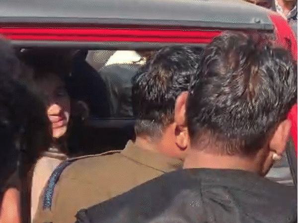 sub-inspector’s-car-hits-4-in-sehore,-one-killed:cop-pleads-to-go-as-mob-surrounds-vehicle;-suspended-after-fir-filed
