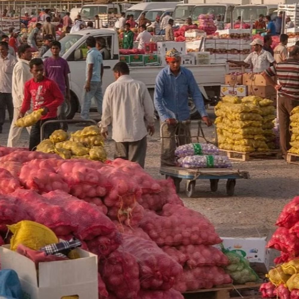 india’s-wholesale-inflation-stays-negative-at-032%:cheaper-food-and-oil-ease-price-pressure;-wpi-rose-by-0.71%-in-nov-compared-to-oct