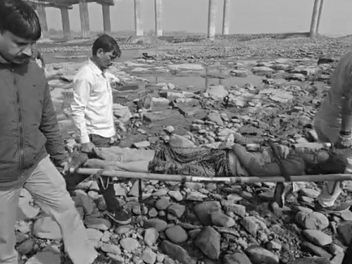 left-with-four-children,-mother-jumps-into-narmada:bodies-of-woman-and-son-found-on-5th-day,-6-month-old-recovered-yesterday,-2-children-survived