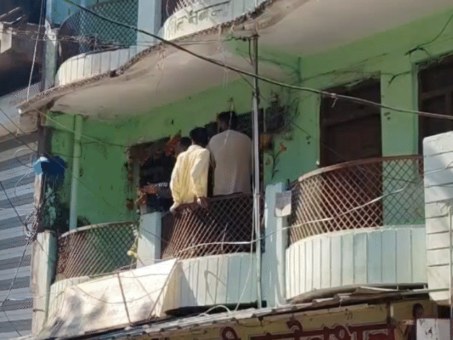 live-in-partner-murders-woman,-then-stages-fake-suicide-case:police-crack-narmadapuram-murder-mystery-in-3-days,-accused-arrested