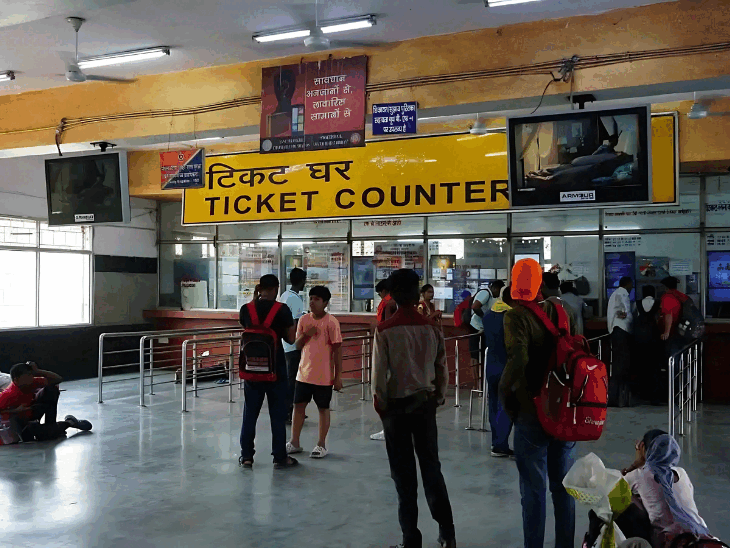 indian-railways-to-hike-ticket-prices-from-26-december:passengers-traveling-more-than-215-km-will-have-to-pay-an-extra-1-to-2-paise-per-km