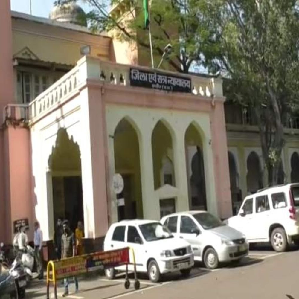 ias-santosh-verma-fake-order-case-takes-new-turn:high-court-transfers-sessions-judge-from-indore-after-granting-anticipatory-bail-to-accused-judge-and-typist