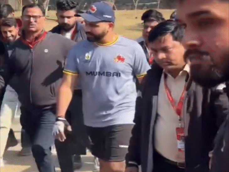 rohit-sharma’s-jaipur-visit-draws-huge-crowd-attention:sweats-hard-in-the-nets-during-practice-session;-419-runs-away-from-1,000-runs-in-vijay-hazare-trophy